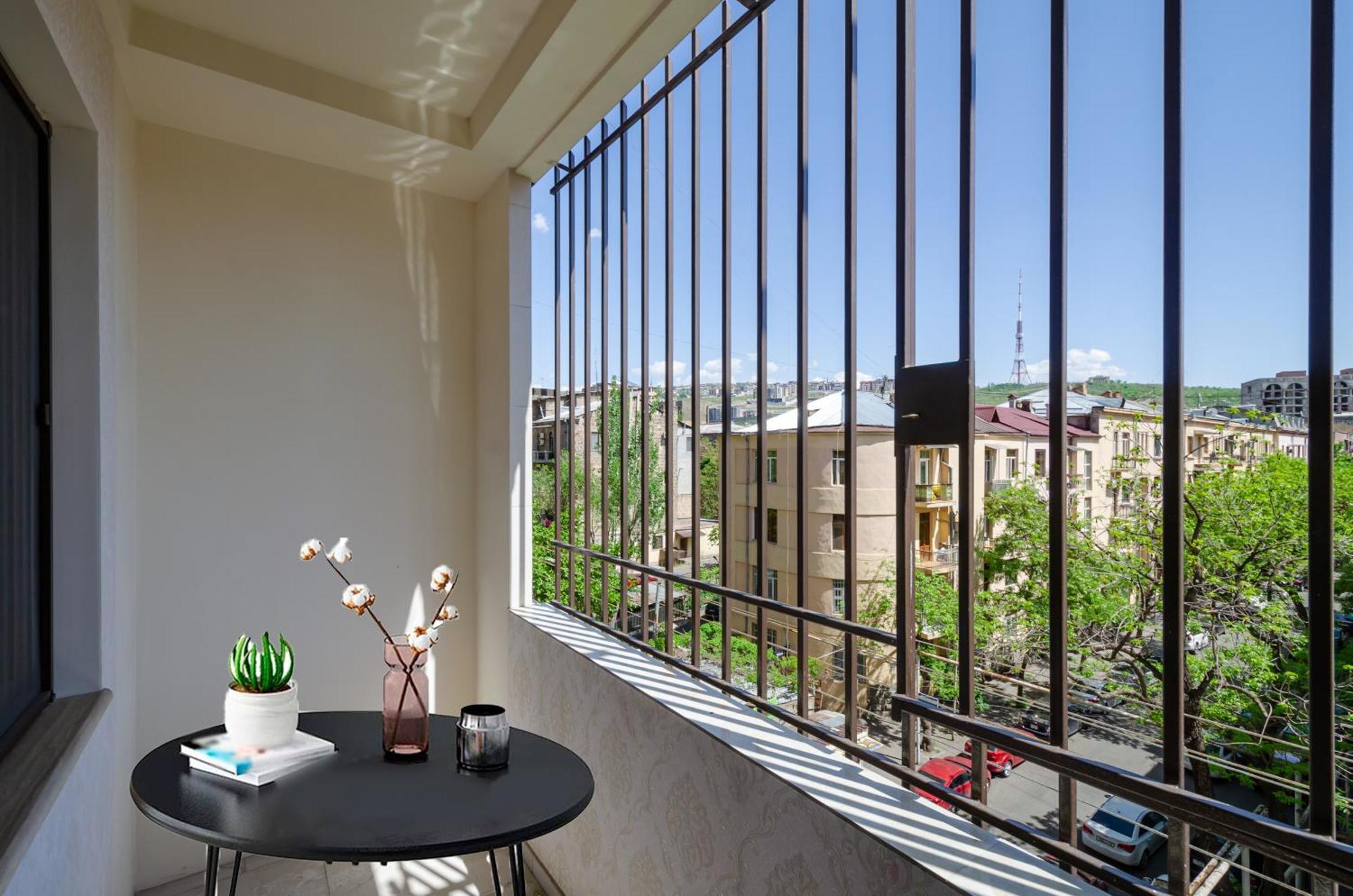 5A Beautiful Apartment In The Center Of The Capital Photo Original Ereván Exterior foto